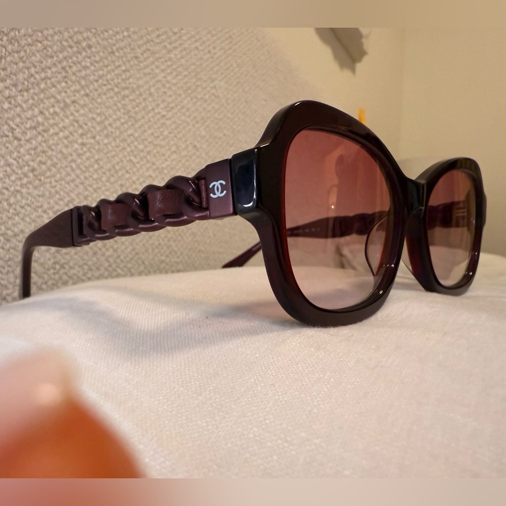 CHANEL Burgundy and Black Sunglasses - Picture 1 of 11
